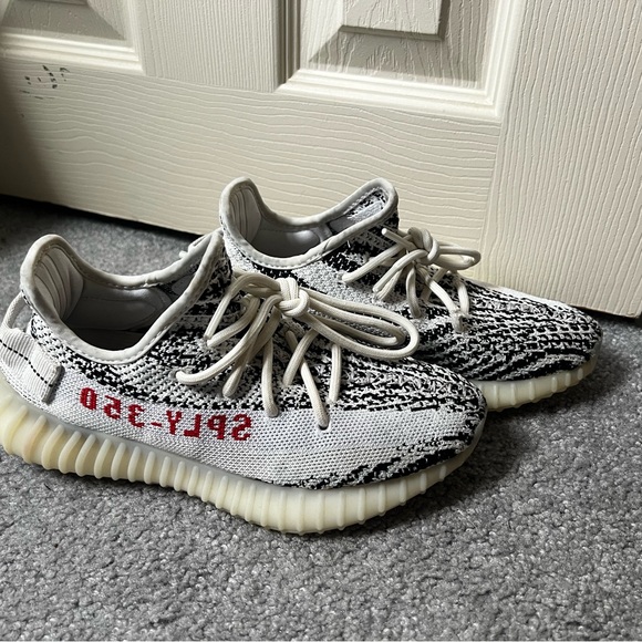 Adidas Yeezy Boost 350 V2 ZEBRA - Picture 1 of 6